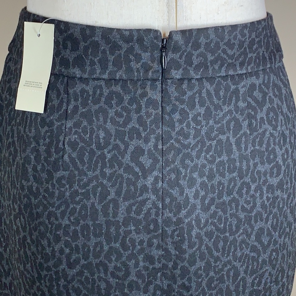 NWT Loft black gray leopard skirt sz 8P great fall look